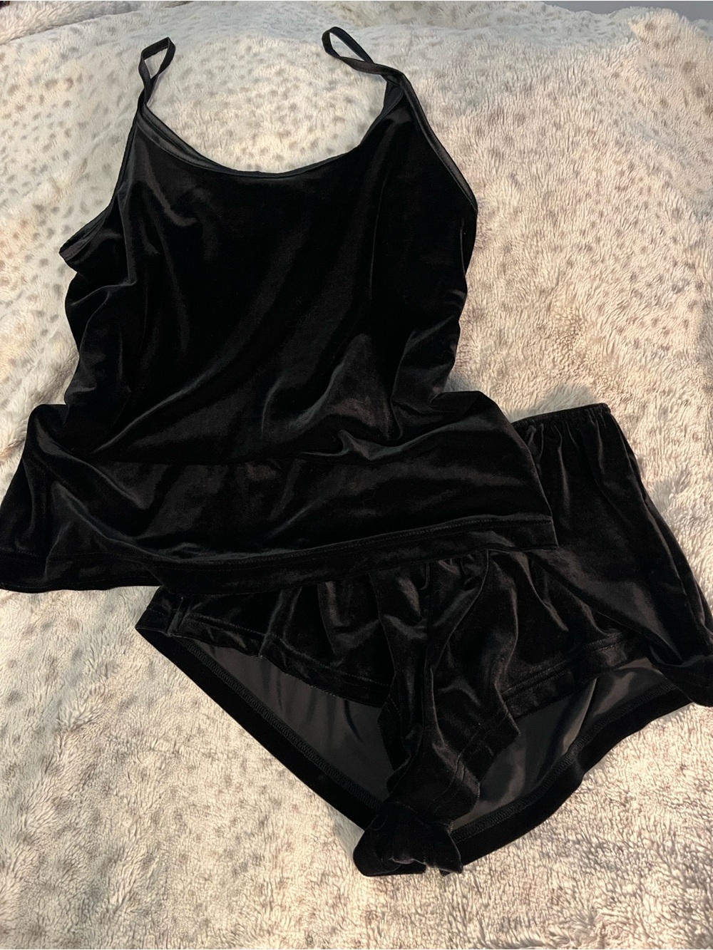 Lord & Taylor Black Velvet Pajama/Lingerie Set